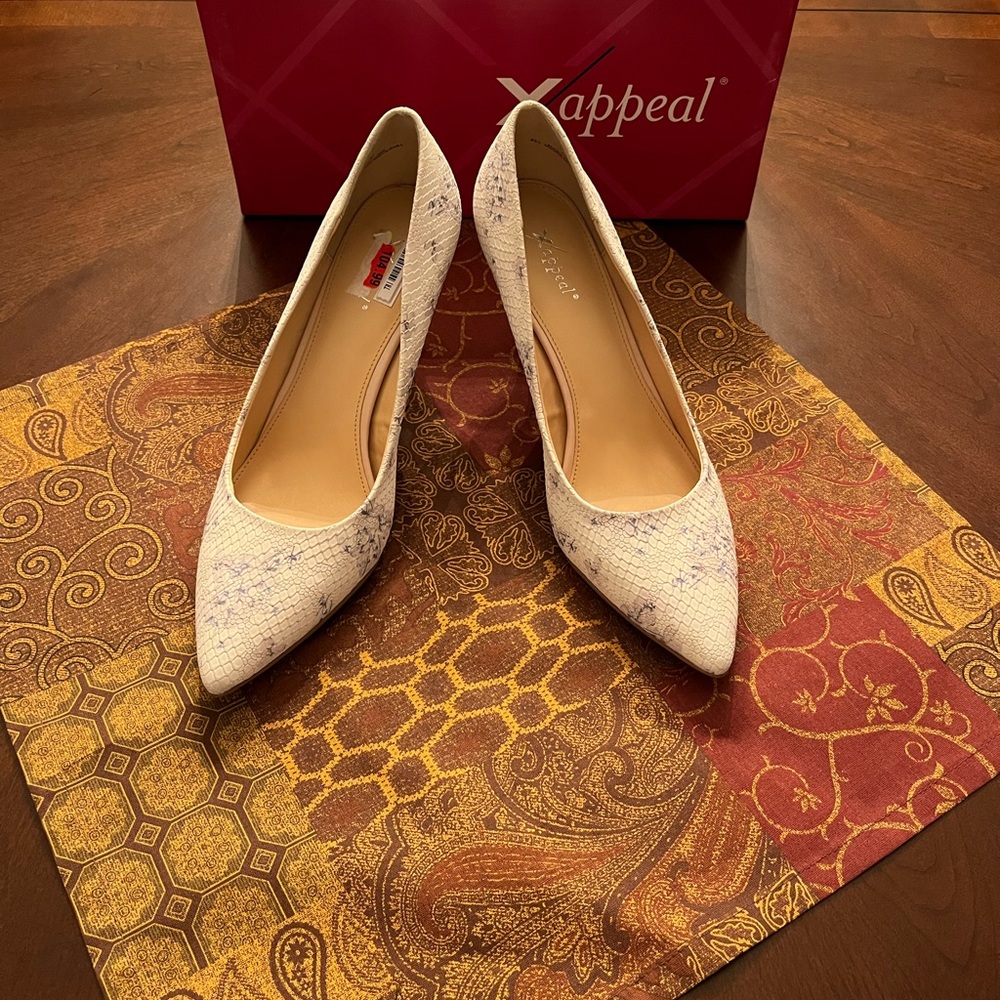 Xappeal dress shoes New in box 10m